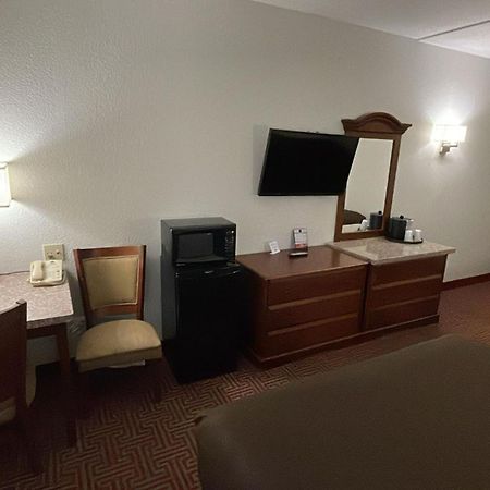 קלמזו Clarion Inn I-94 Near Expo Center מראה חיצוני תמונה